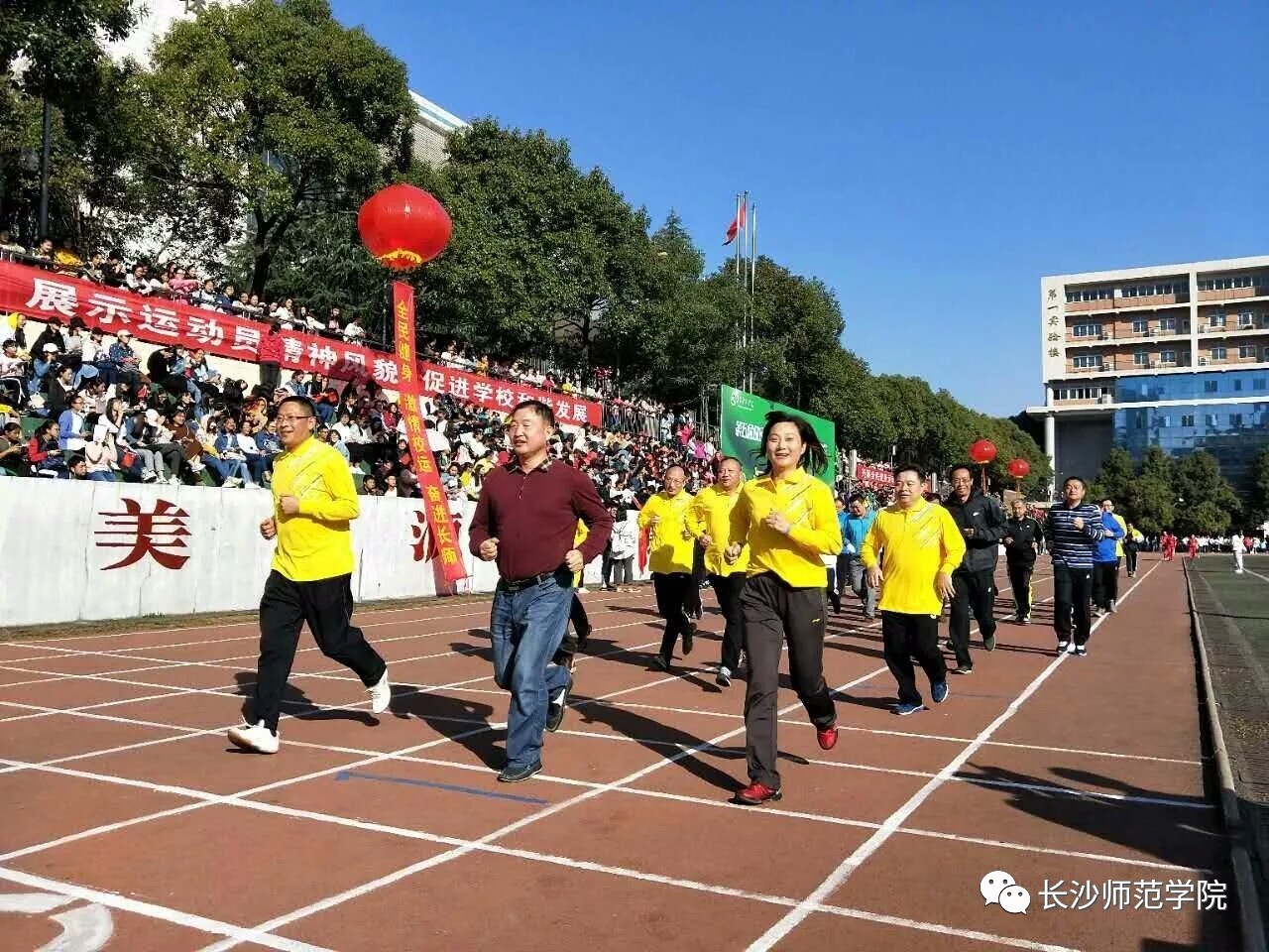 你昨天的朋友圈里还差一张动图~