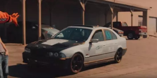 一加5“正式”发布；ofo启用新一代智能锁；支付宝推出无现金停车场|雷锋早报