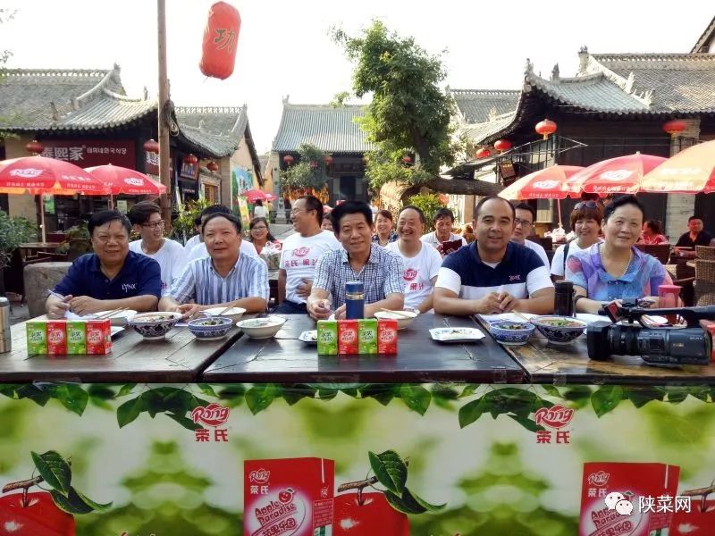 陕菜春秋｜方圆随心化彩凤面点着意牵云霞——中国烹饪大师袁凤霞走笔