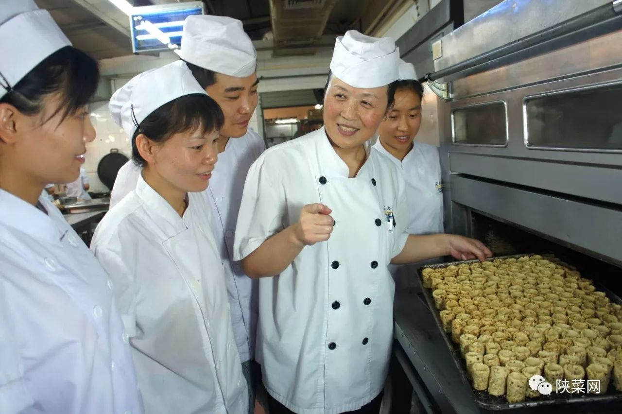 陕菜春秋｜方圆随心化彩凤面点着意牵云霞——中国烹饪大师袁凤霞走笔