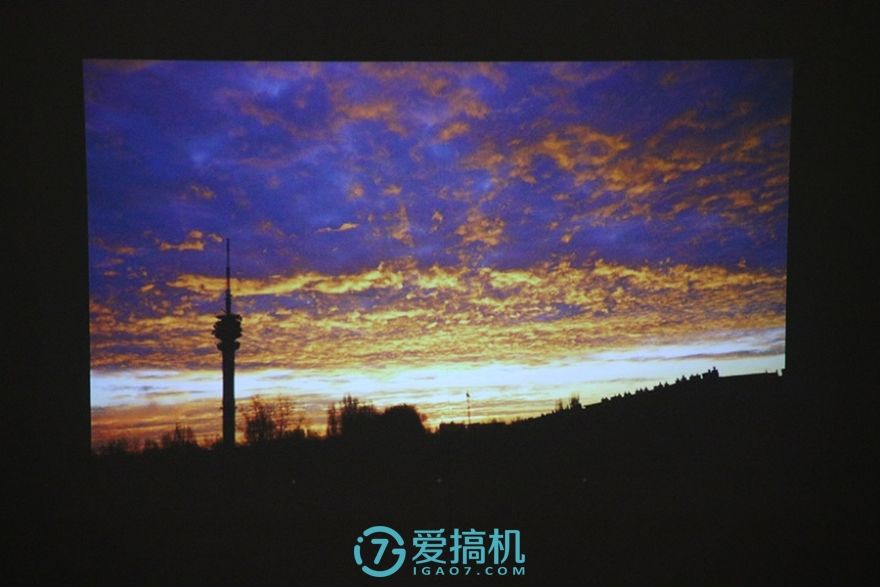 微型触控投影TouchjetPond智能触控投影仪评测