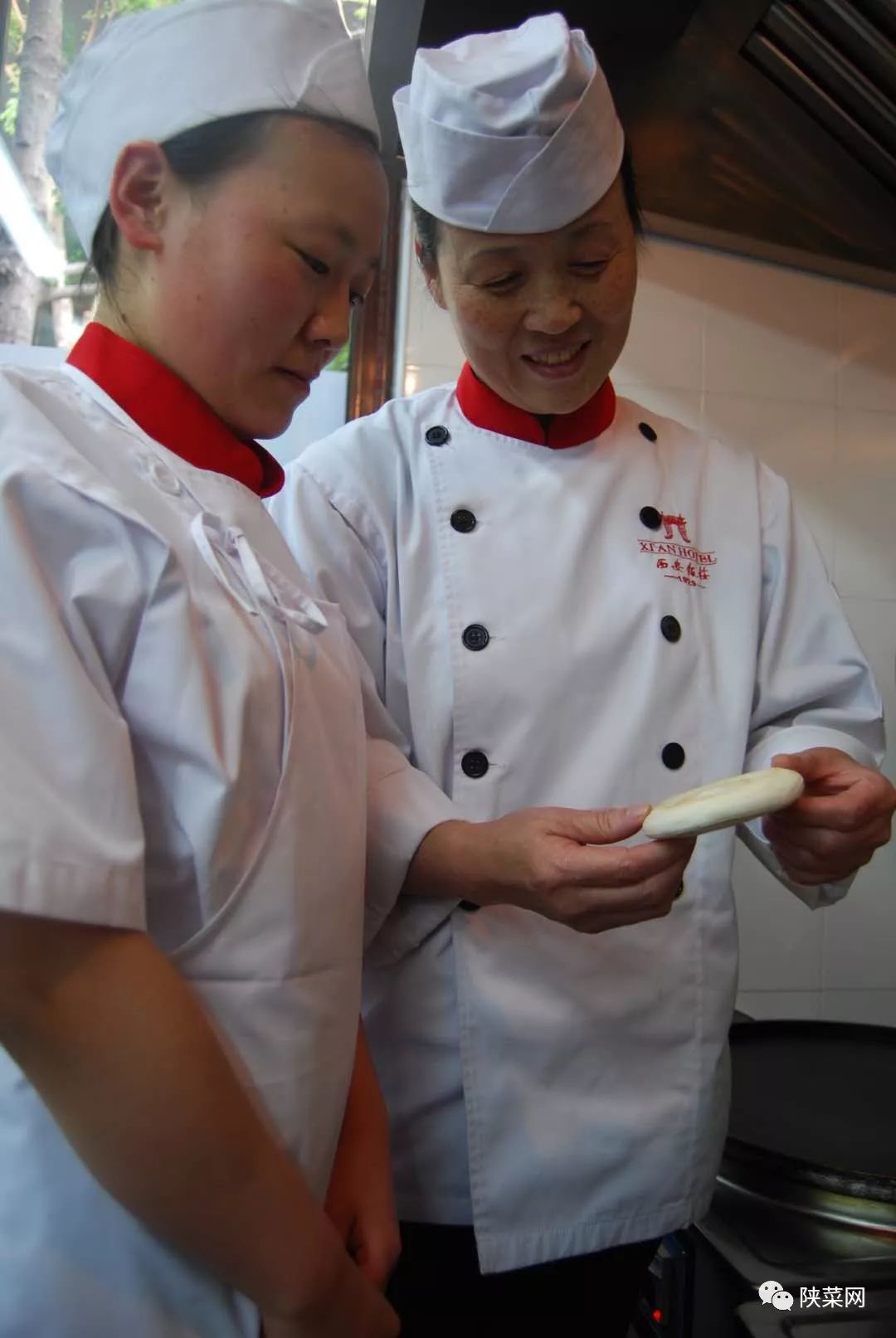 陕菜春秋｜方圆随心化彩凤面点着意牵云霞——中国烹饪大师袁凤霞走笔