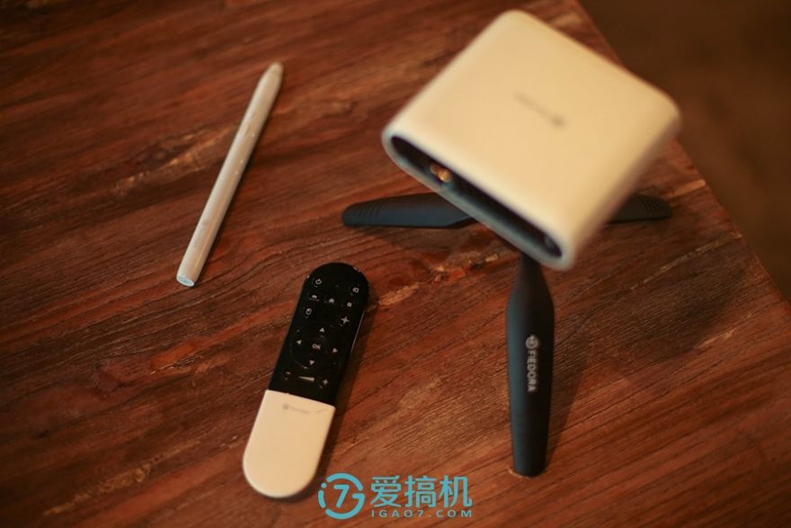 微型触控投影TouchjetPond智能触控投影仪评测