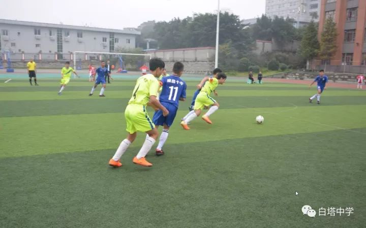 威远校园足球比赛奖杯,威远足球队最新比赛小学