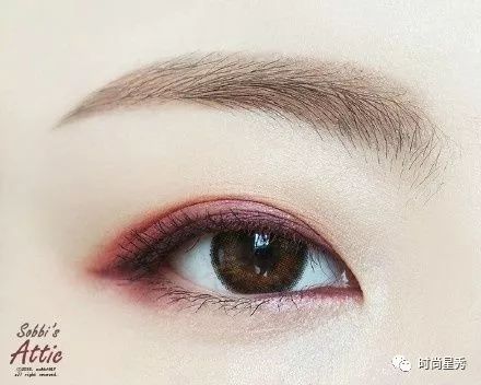 推荐菲鹿儿眼影盘的美妆博主,化妆师必入的日常妆眼影盘