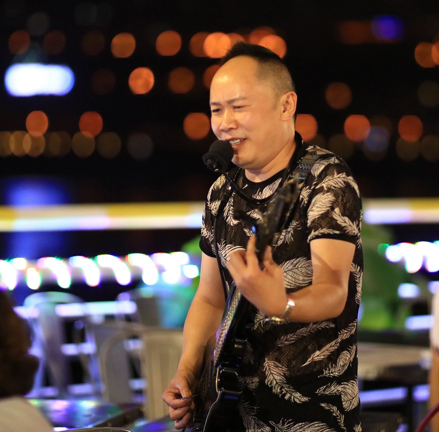 国产1.4定焦大光圈镜头,国产镜头1.7光圈