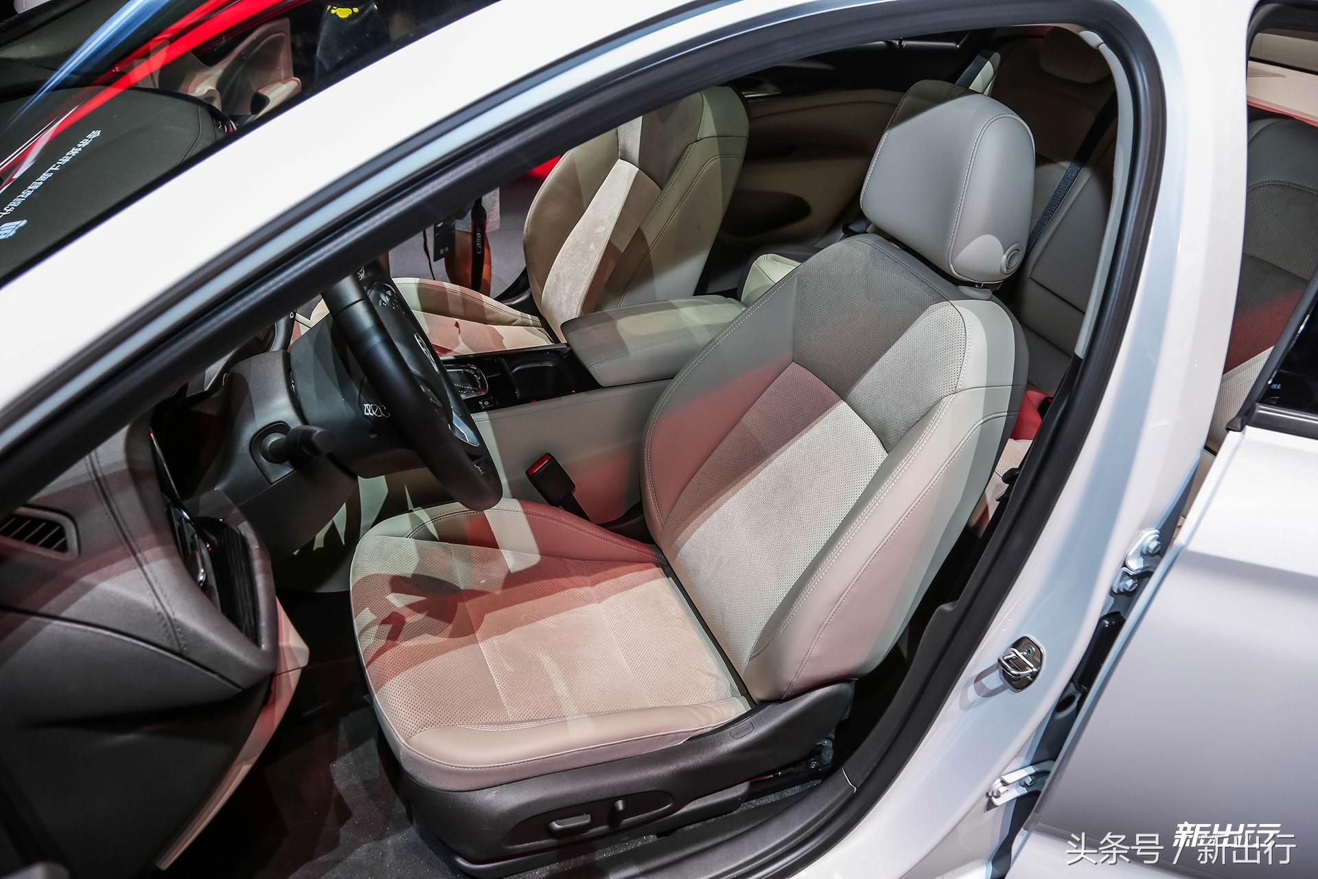 别克君威2017款30h豪华型,远距离看新款君威