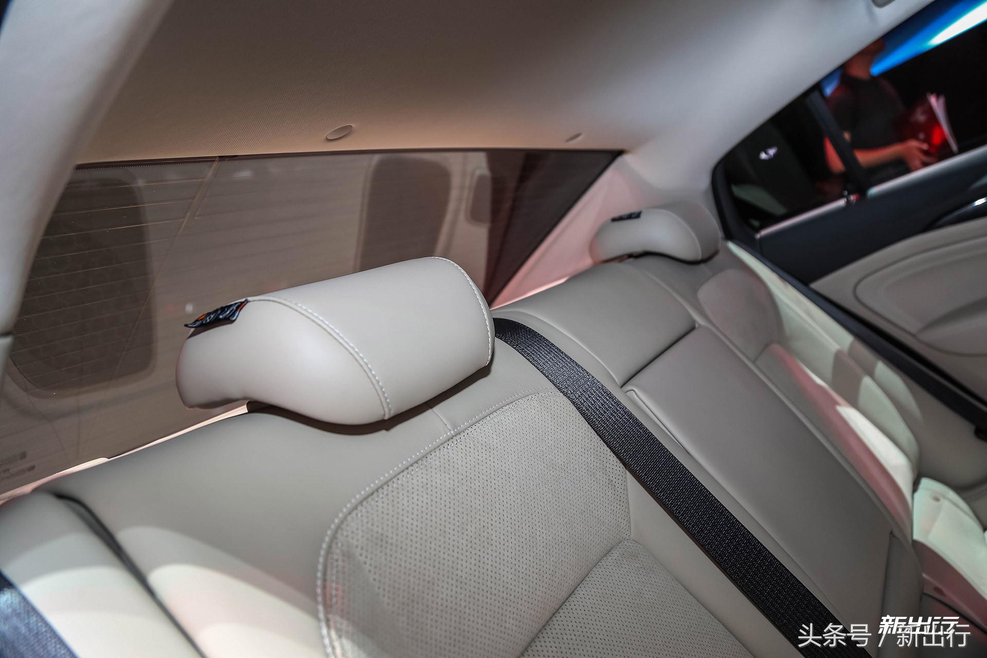 别克君威2017款30h豪华型,远距离看新款君威