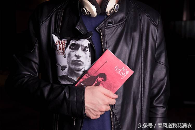 鲍勃迪伦获诺贝尔文学奖现场,鲍勃迪伦获得诺贝尔文学奖的歌曲