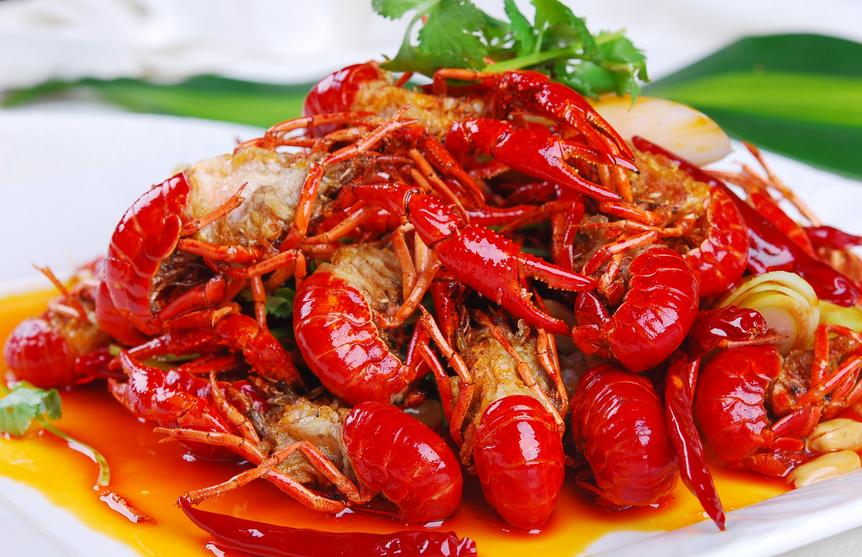 龙虾好吃但不能吃多,龙虾口味及营养
