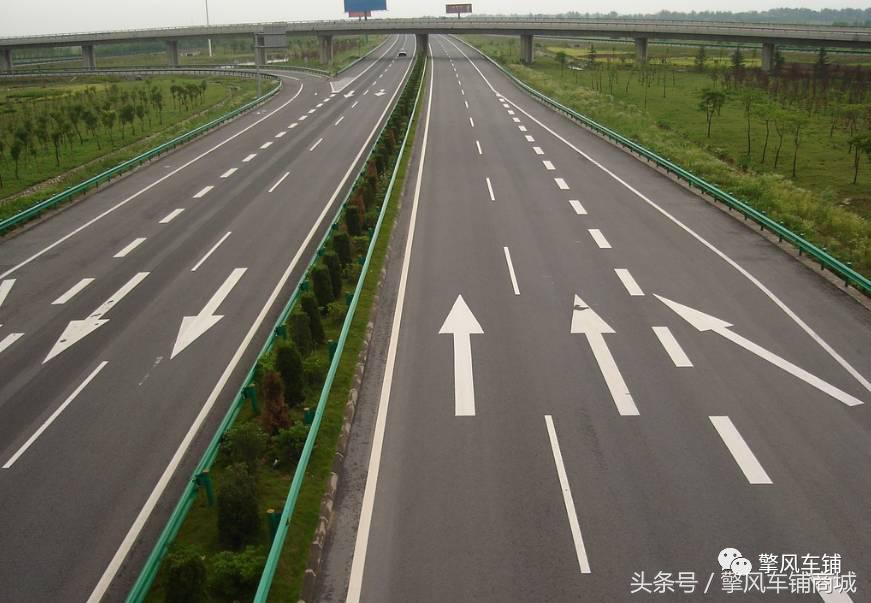 道路两旁的白线是什么意思,道路黄线和白线代表什么