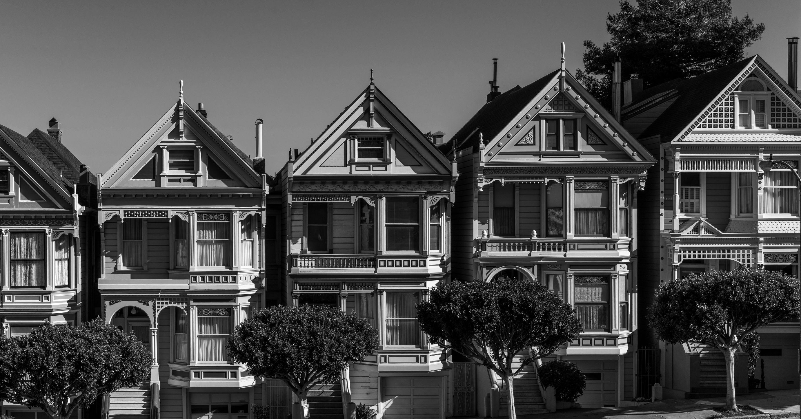 漂亮女人工作时中毒身亡,她包里一瓶香水又牵出3起命案