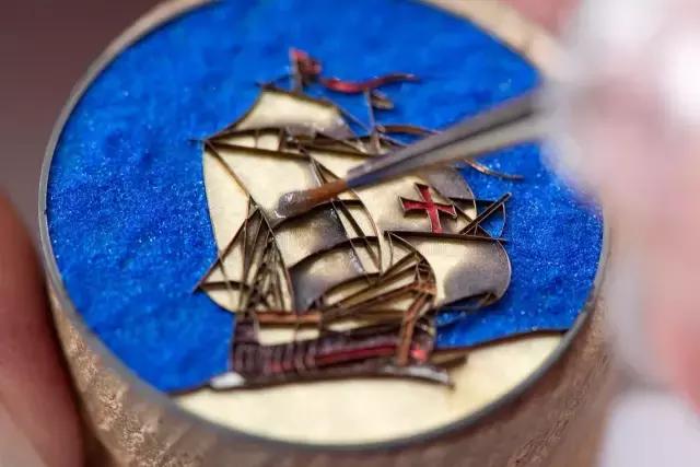 积家翻转系列背面刻字,积家翻转龙年