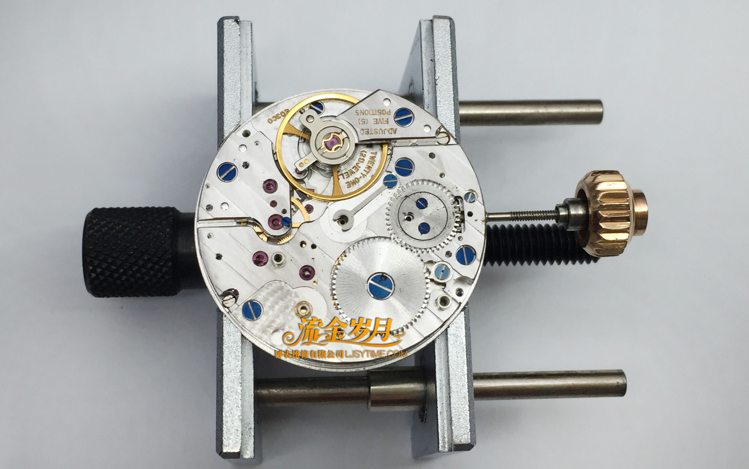 手表进水导致停走,不及时洗油真的很伤!把芯生锈断掉要换,机芯满是锈迹~看芝柏单按钮计时洗油后焕然一新