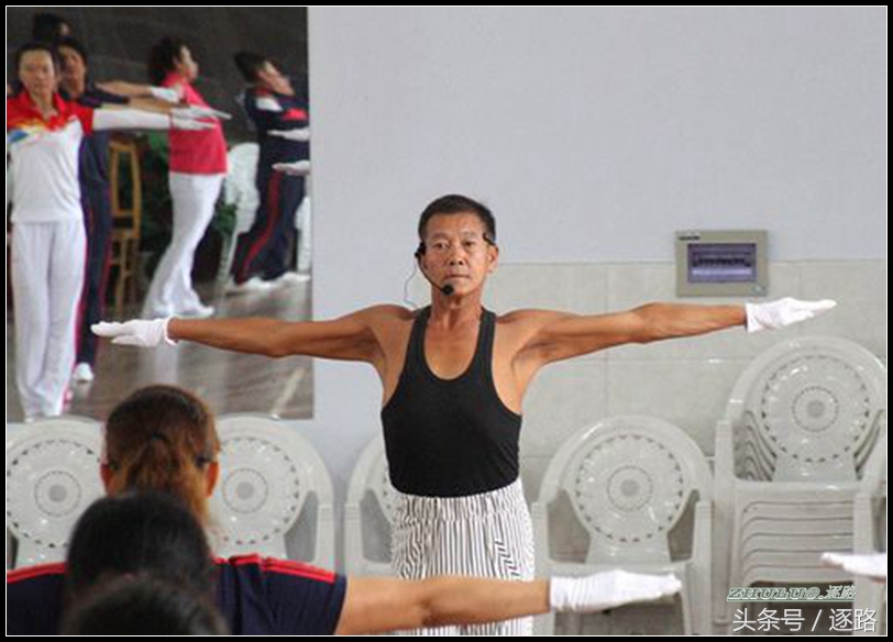 僵尸舞教程佳木斯健身操第二套,佳木斯僵尸舞快乐舞步健身操