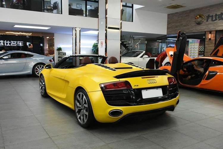 奥迪r8spyder赛道版,奥迪r854万