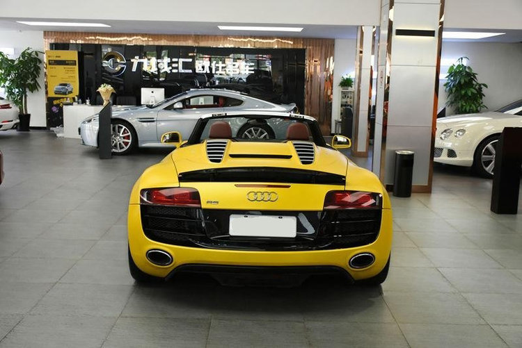 奥迪r8spyder赛道版,奥迪r854万