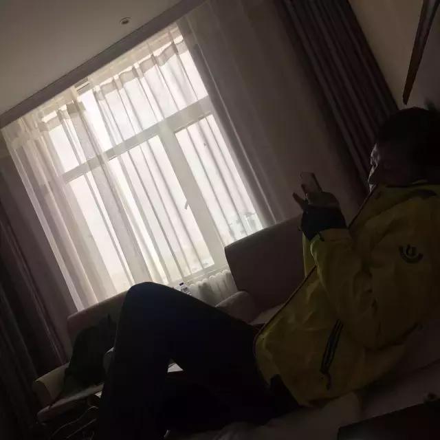 开车去非洲日记之九，去花土沟路上，遇到夺命的沙尘暴，遇到夺魂水上雅丹，小女子想问嫦娥姐姐你要不要面膜