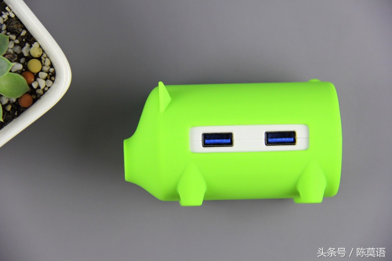 又找不到读卡器了?还在抱怨USB接口不够用?看小猪如何完美演绎读卡集线艺术