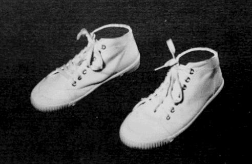 12岁到15岁的运动鞋耐磨耐穿轻松,推荐一款经典的运动鞋