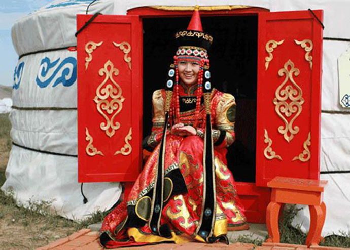 五十六个民族蒙古族服饰特点,五十六个民族之汉族服饰