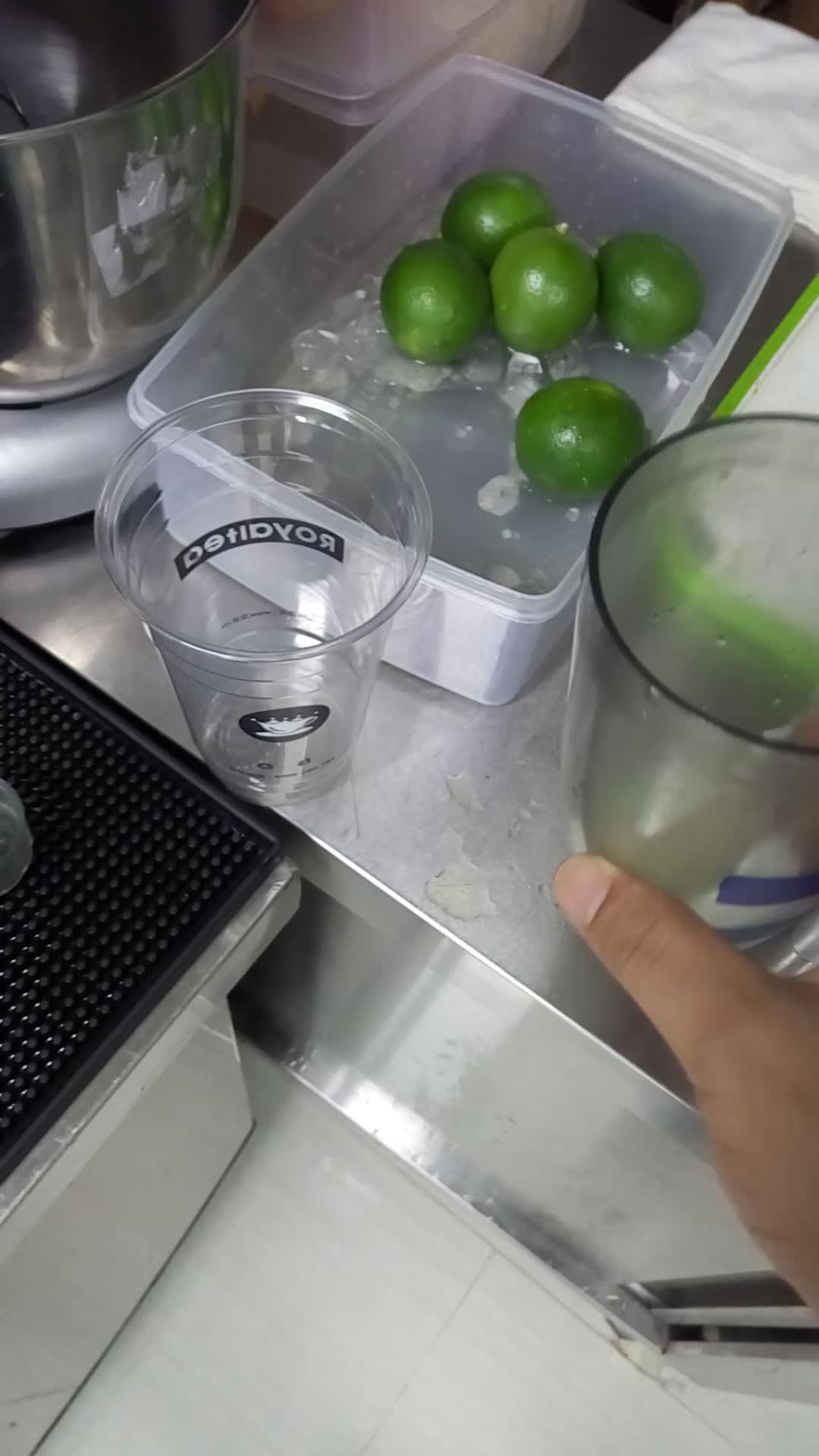 喜茶柠檬茶做法教程,怎么做喜茶的爆柠茶