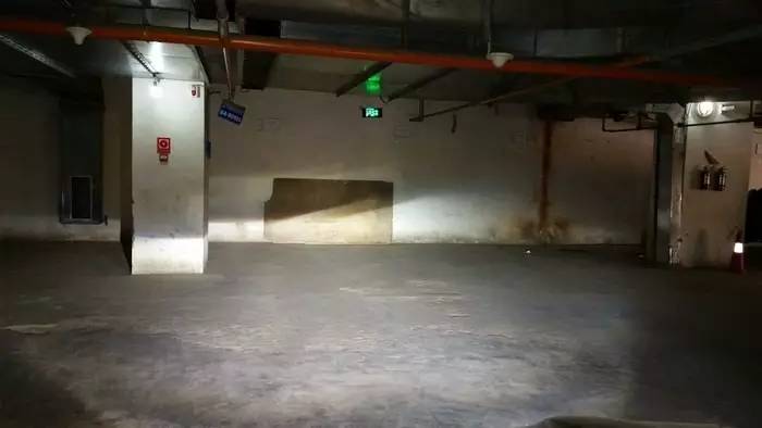 汽车大灯光线不一样还不够亮?用这几招,立马见效!