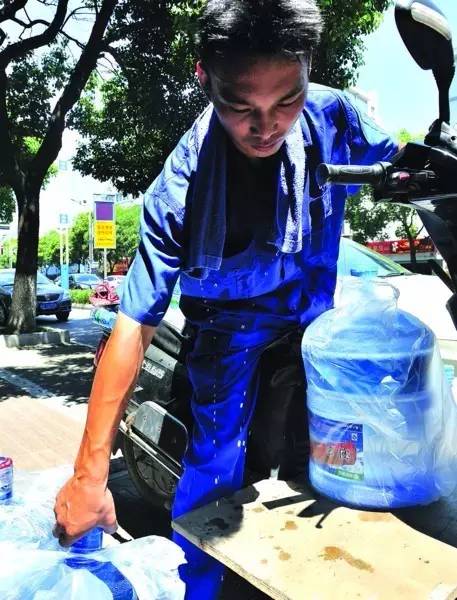 唤醒城市里的人们,唤醒这座城市