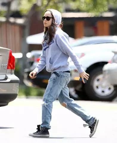 她因同志身份多次收死亡威胁,但她从未想过妥协!