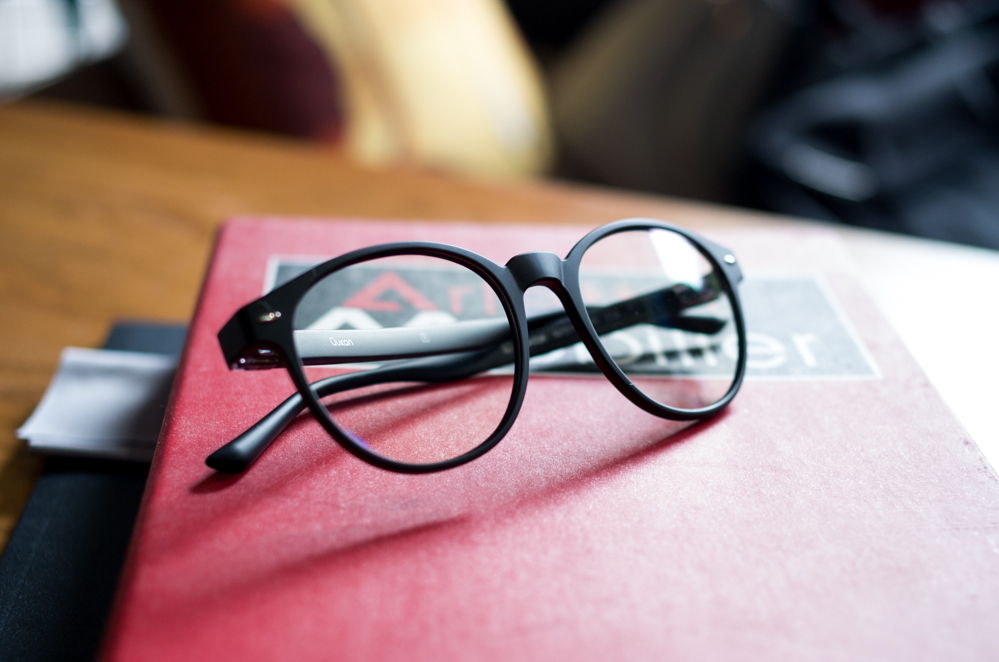 变色炫酷眼镜测评,防蓝光变色眼镜推荐测评