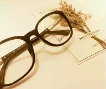 免费配镜,免费验光,免费清洗,免费维修……它不只是一家眼镜店,它更是一个学生视力关爱项目!