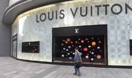 在官网上买的lv包包是正品吗,可以在lv官网直接买么