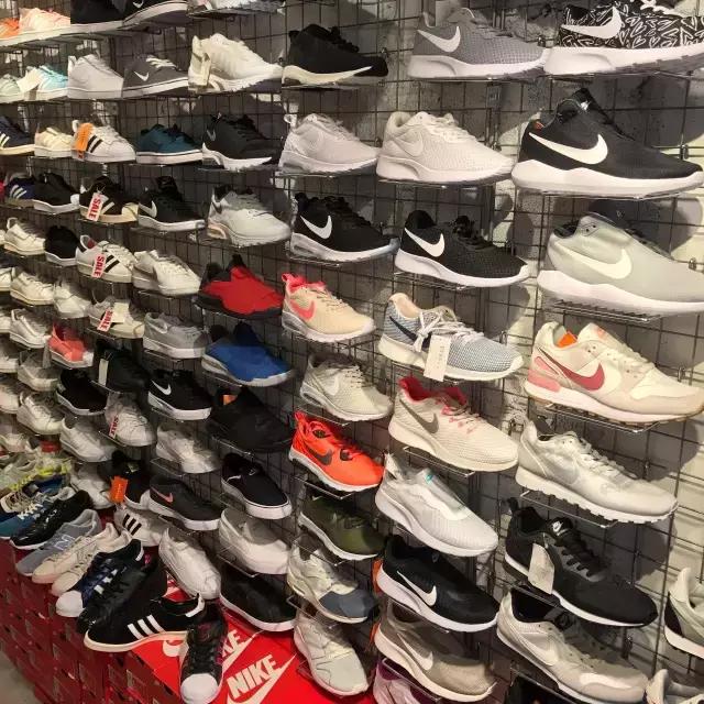 逛完这10家原宿球鞋店后,爆款冷门你想要的这里都有!