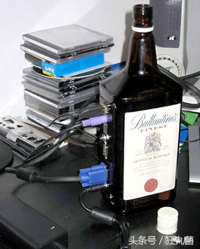 能热饭还能当马桶?别拦我,请把我埋在这样的电脑机箱里