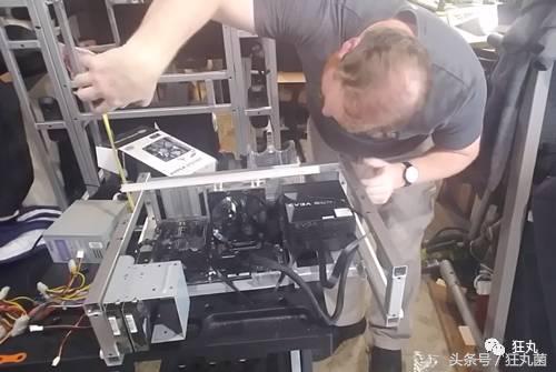 能热饭还能当马桶?别拦我,请把我埋在这样的电脑机箱里