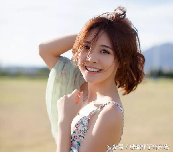 你是很温柔,可是你关灯之后像个木头一样,那些女人像蛇一样灵活,我拒绝不了