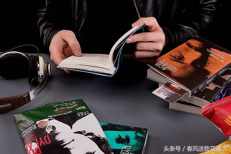 鲍勃迪伦获诺贝尔文学奖现场,鲍勃迪伦获得诺贝尔文学奖的歌曲