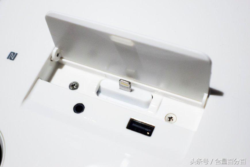 实用!新老功能结合的RSRDD515多功能苹果DVD迷你组合音响