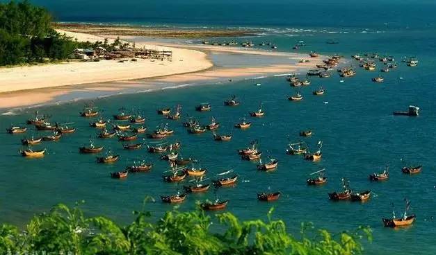 你会选择在南宁和300万人“假装生活”还是和我一起出逃到海岛呢!