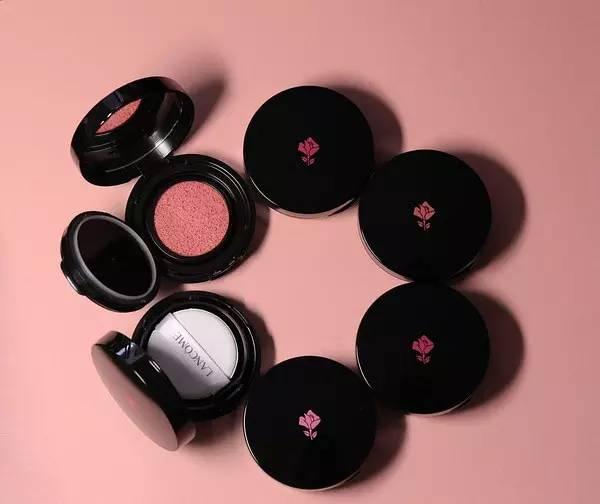 小仙女们的包里都装了啥?