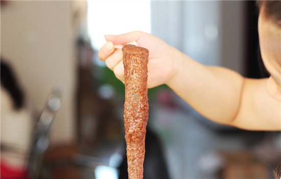 女人别傻傻地浪费钱买面膜了,每天睡前抹点它,肌肤白嫩像18岁