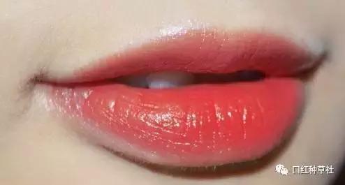 唇色深厚唇适合什么色的口红,唇色深素颜口红不沾杯推荐