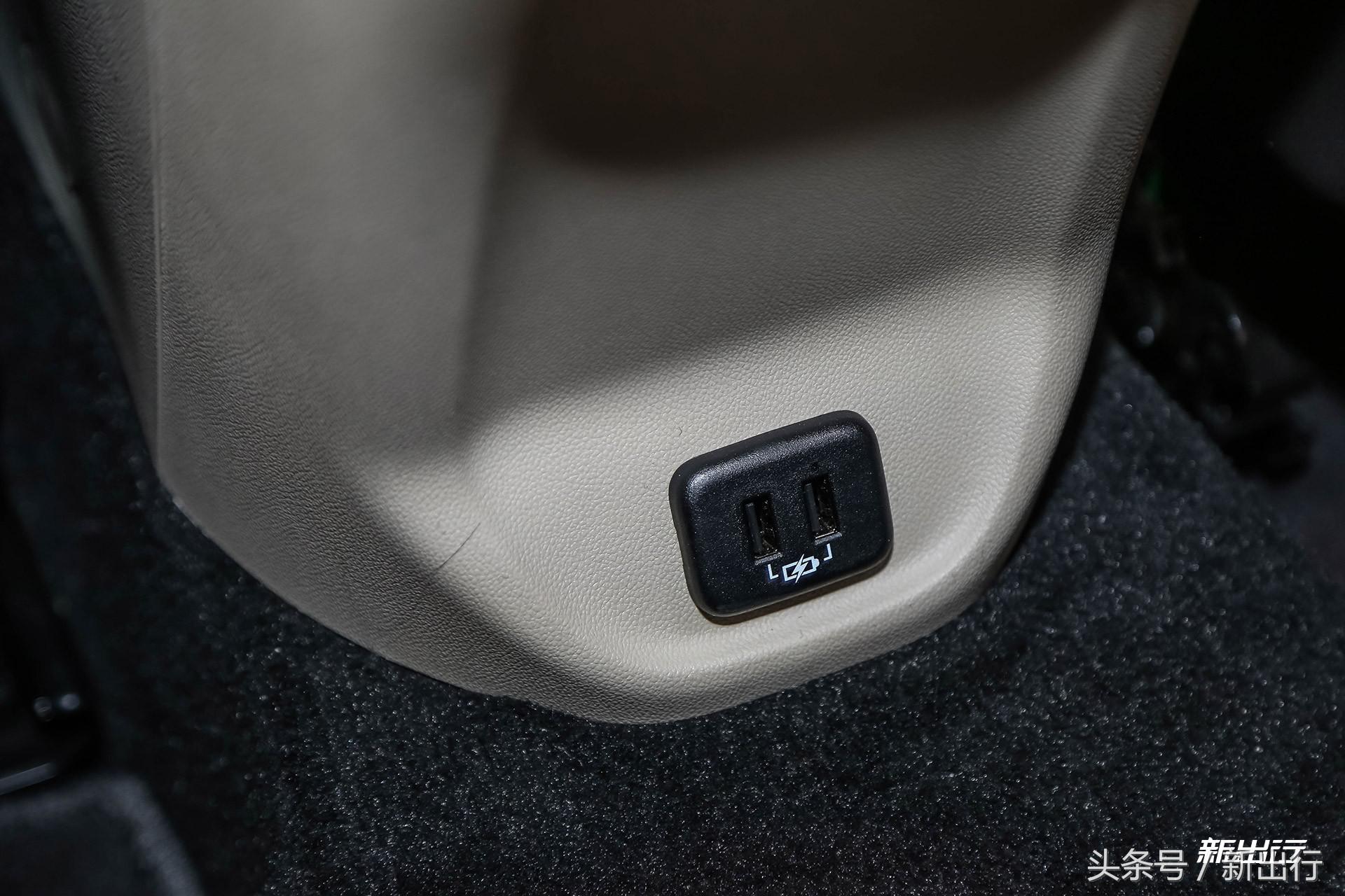 别克君威2017款30h豪华型,远距离看新款君威