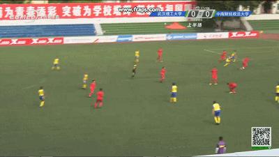 一帮傻子踢球,一群傻子跟我踢球