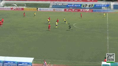 一帮傻子踢球,一群傻子跟我踢球