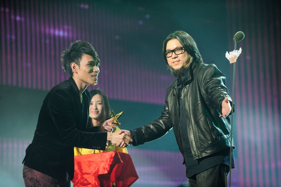 杨宗纬越过山丘歌词,杨宗纬十大催泪现场越过山丘