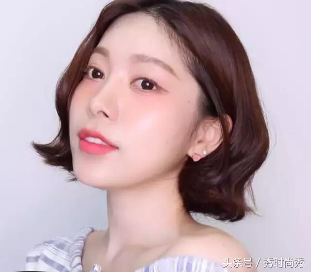 韩系外翻中短发高级感,短发发尾外翻发型