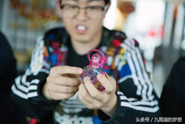 渣男味、发廊味、女老师洗澡后的味道，直男在香水面前简直疯了