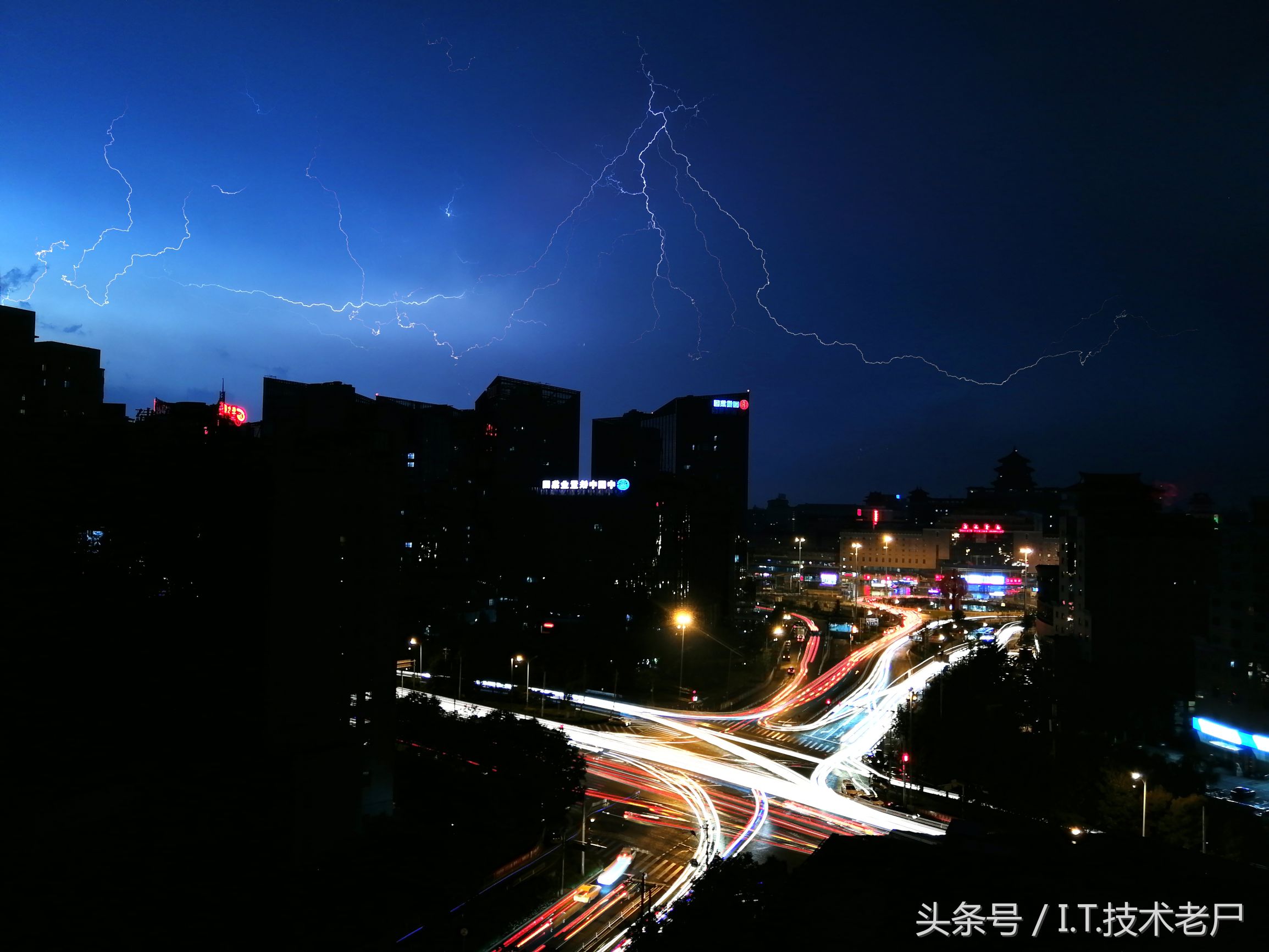 什么样的相机才能拍到闪电,拍摄闪电的正确方法