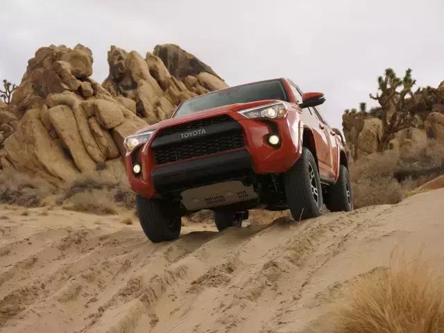 jeep牧马人泥泞越野实拍,jeep牧马人越野最震撼视频